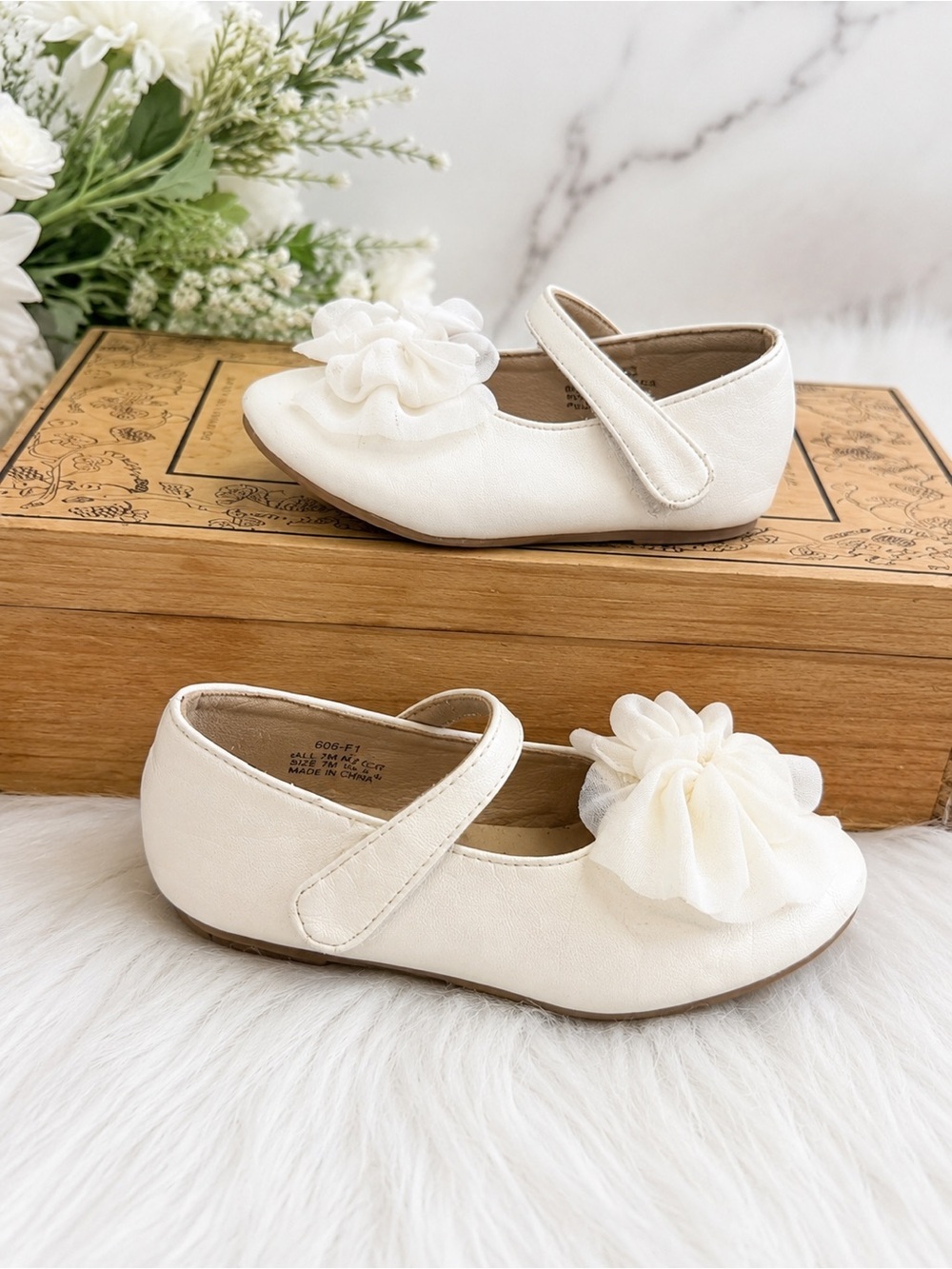 Thee Bron 7T Toddler Girl White Mary Jane Ballet Dress Shoes Bow Accent